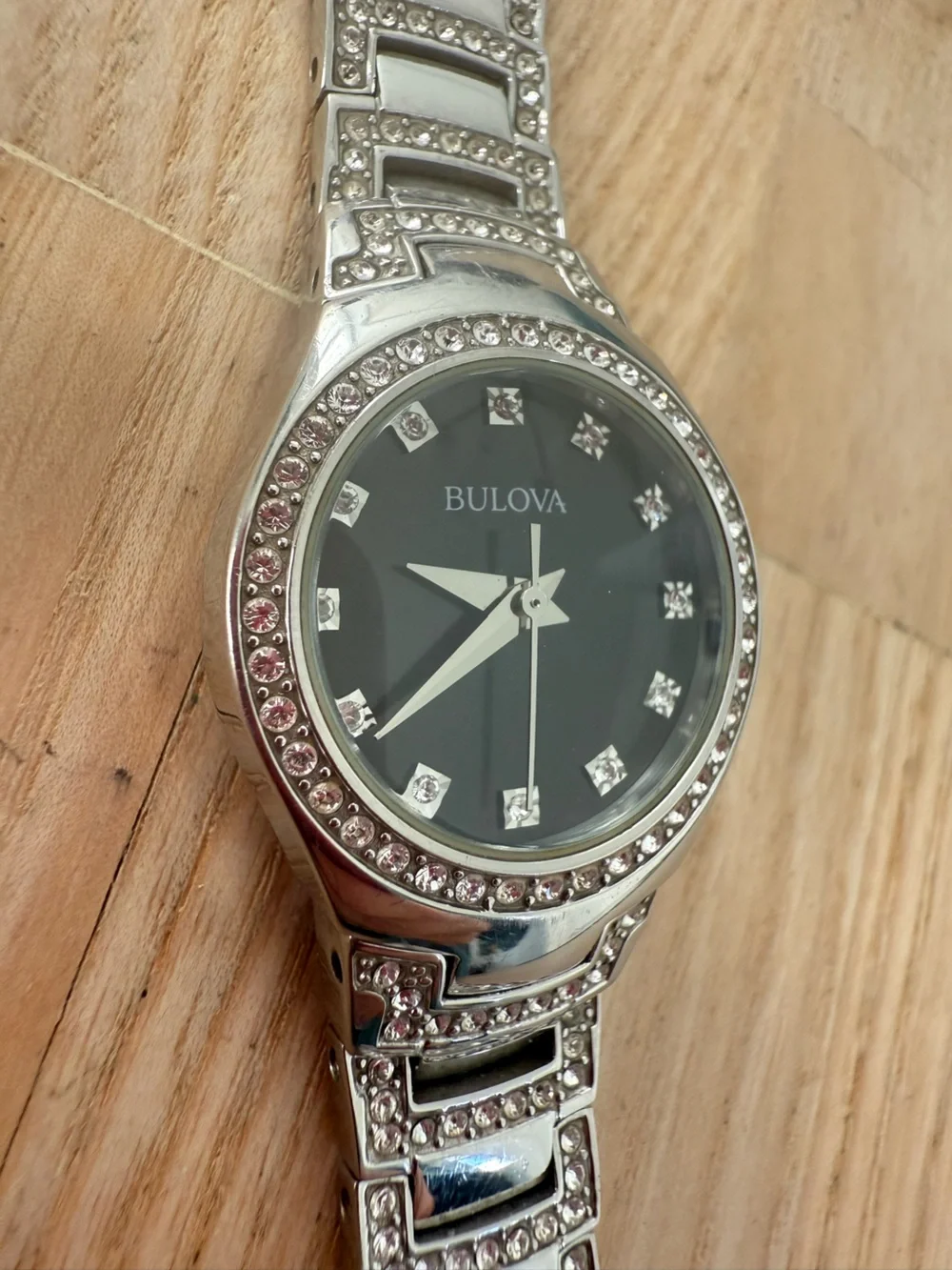 Bulova ladies 96L170 black dial silver tone watch NEW BATTERY